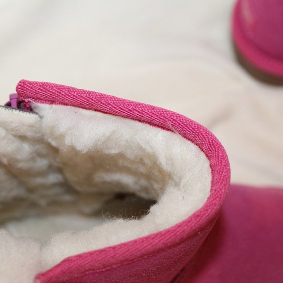 NIB UGG KOOLABURRA YOUTH 5 WOMEN'S 6.5-7 MINI SUEDE BOW BOOTS PINK‎ - Picture 5 of 6